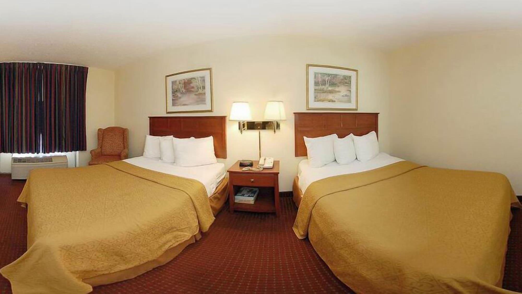 Baymont By Wyndham Indianapolis East Hotel Exterior photo